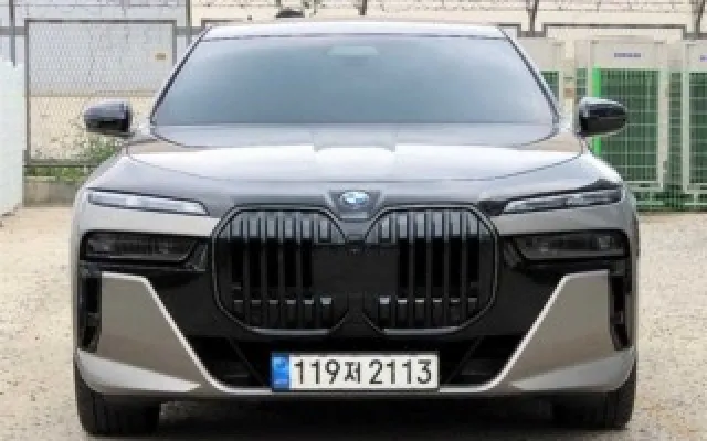 더뉴G70 중고차 7시리즈 (G70) 740i sDrive M 스포츠 매물 사진 4 - 2022/12 75,319km