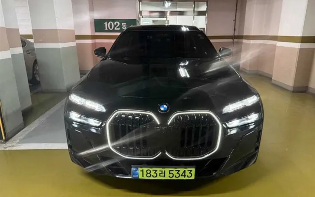 더뉴G70 중고차 7시리즈 (G70) 740i xDrive M 스포츠 매물 사진 13 - 2025/06 9,210km