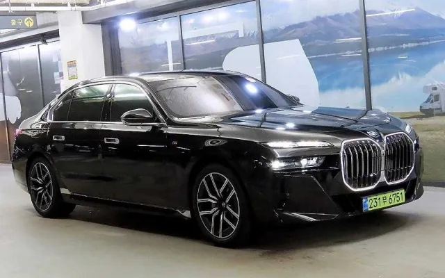 더뉴G70 중고차 7시리즈 (G70) 740d xDrive M 스포츠 매물 사진 9 - 2025/10 13,434km