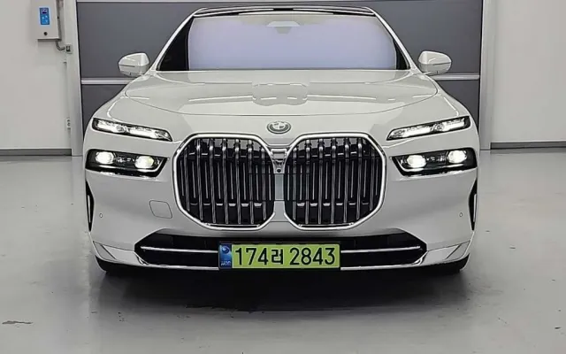 더뉴G70 중고차 7시리즈 (G70) 750e xDrive 디자인 퓨어 엑셀런스 매물 사진 7 - 2025/05 7,826km
